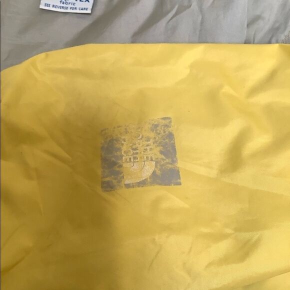 NORTH FACE JACKET GORE TEX RAIN/ SNOW JACKET HOODIE YELLOW SILVER - Picture 6 of 9